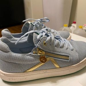 Sustainable sneakers!